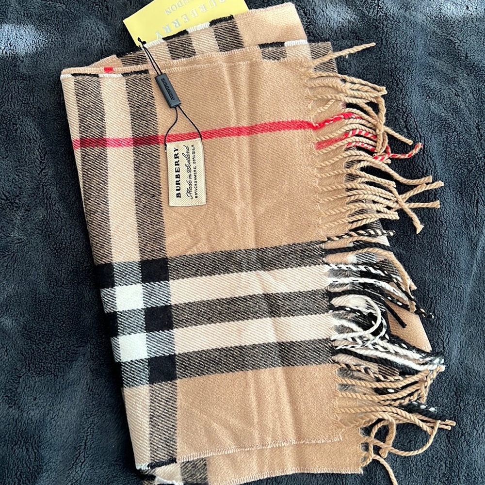 Burberry scarf new with tags cashmere and silk